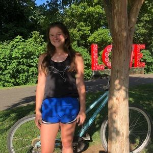 Meet your Posher, Leah